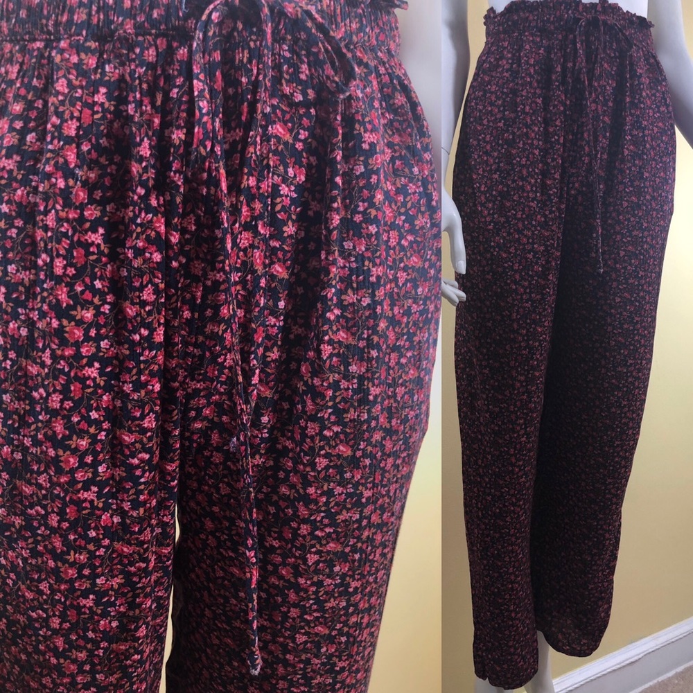 American Eagle drawstring floral pants